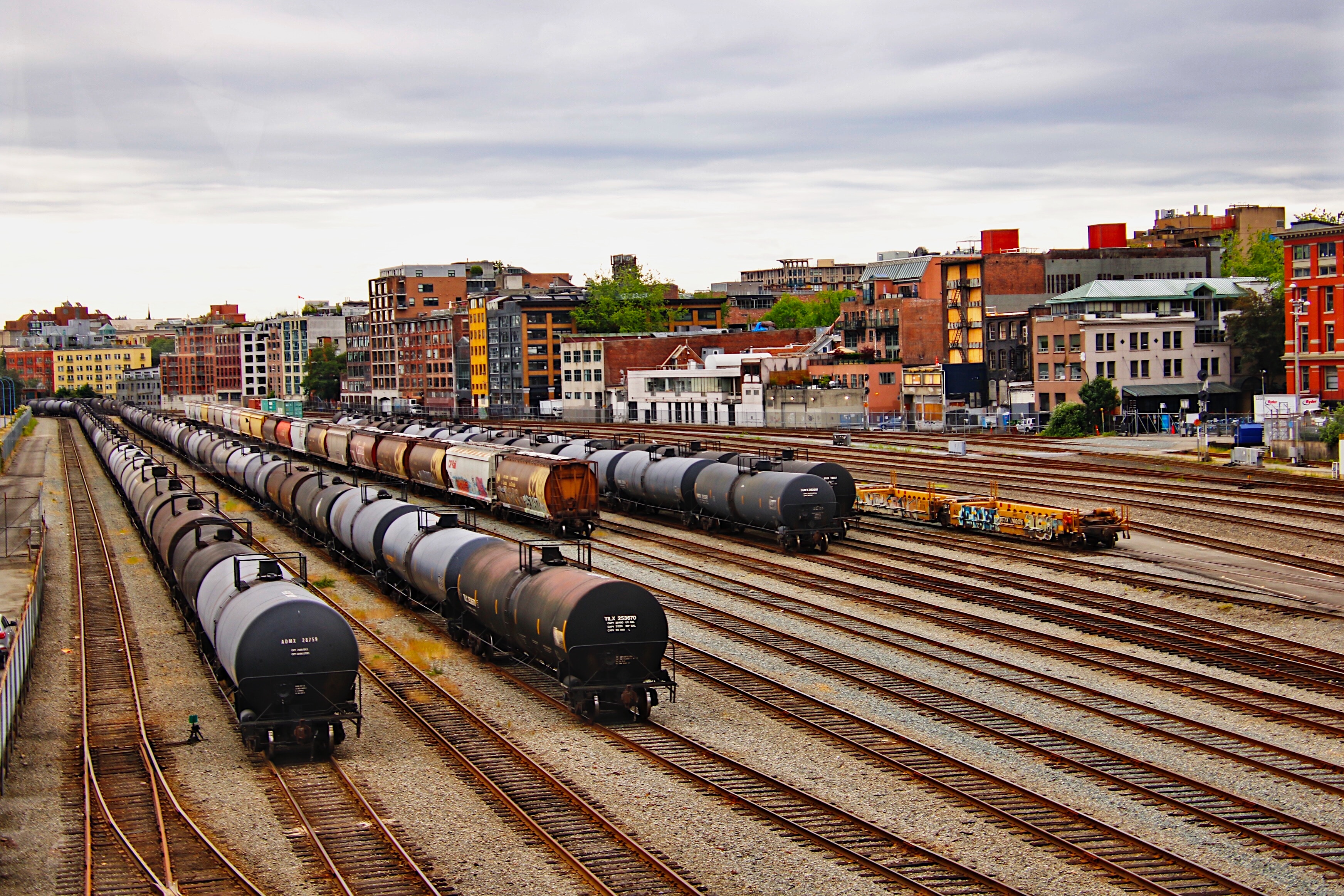 Freight Train_Hironobu Fukuman_Unsplash